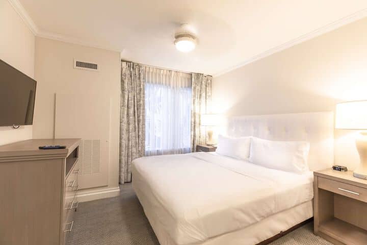 Room 6 of 53